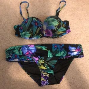 Bombshell Victoria secret bikini set